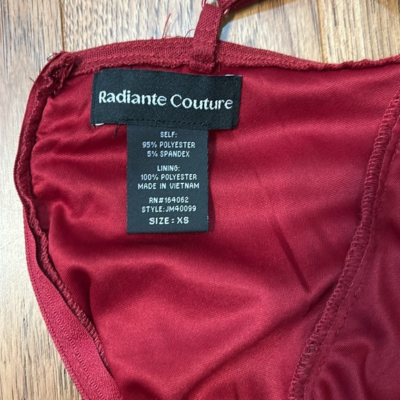 Beautiful red sparkly dress - Picture 3 of 3